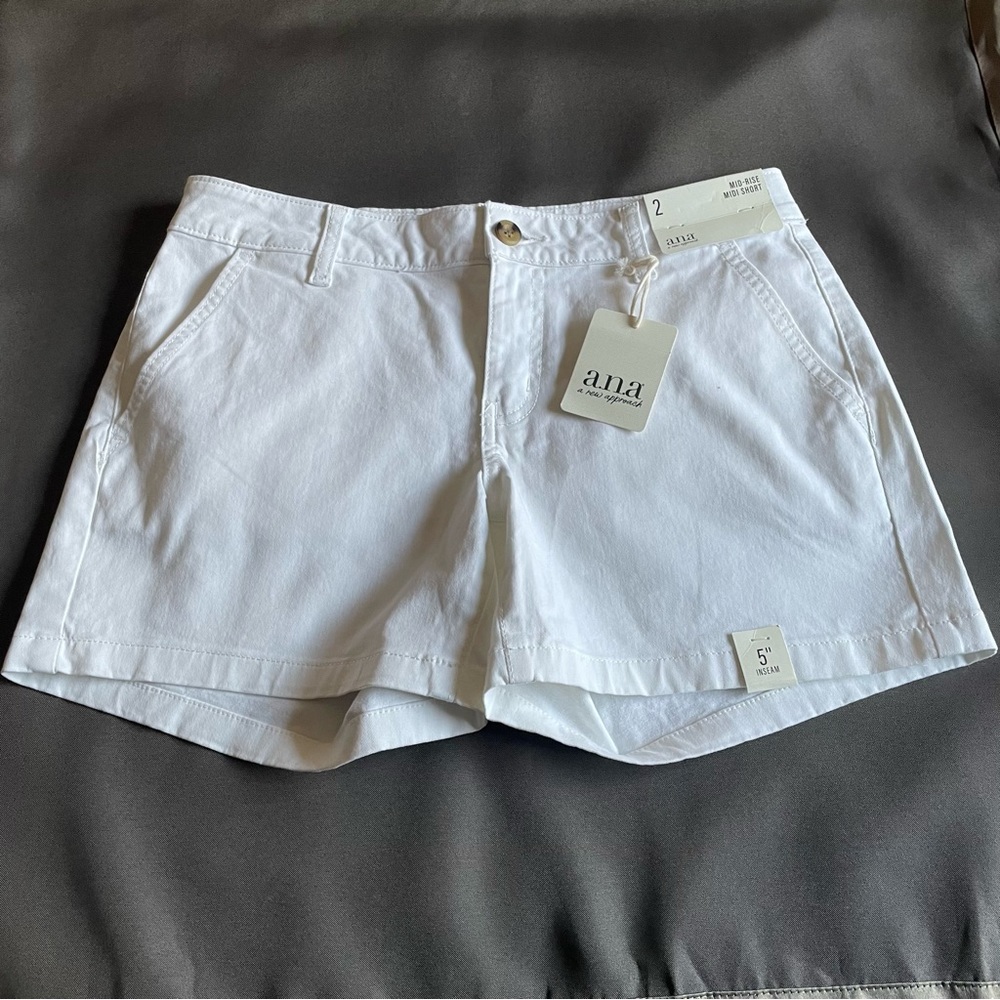 NWT a.n.a Size 2 shorts Midi shorts and 5”in inseam
